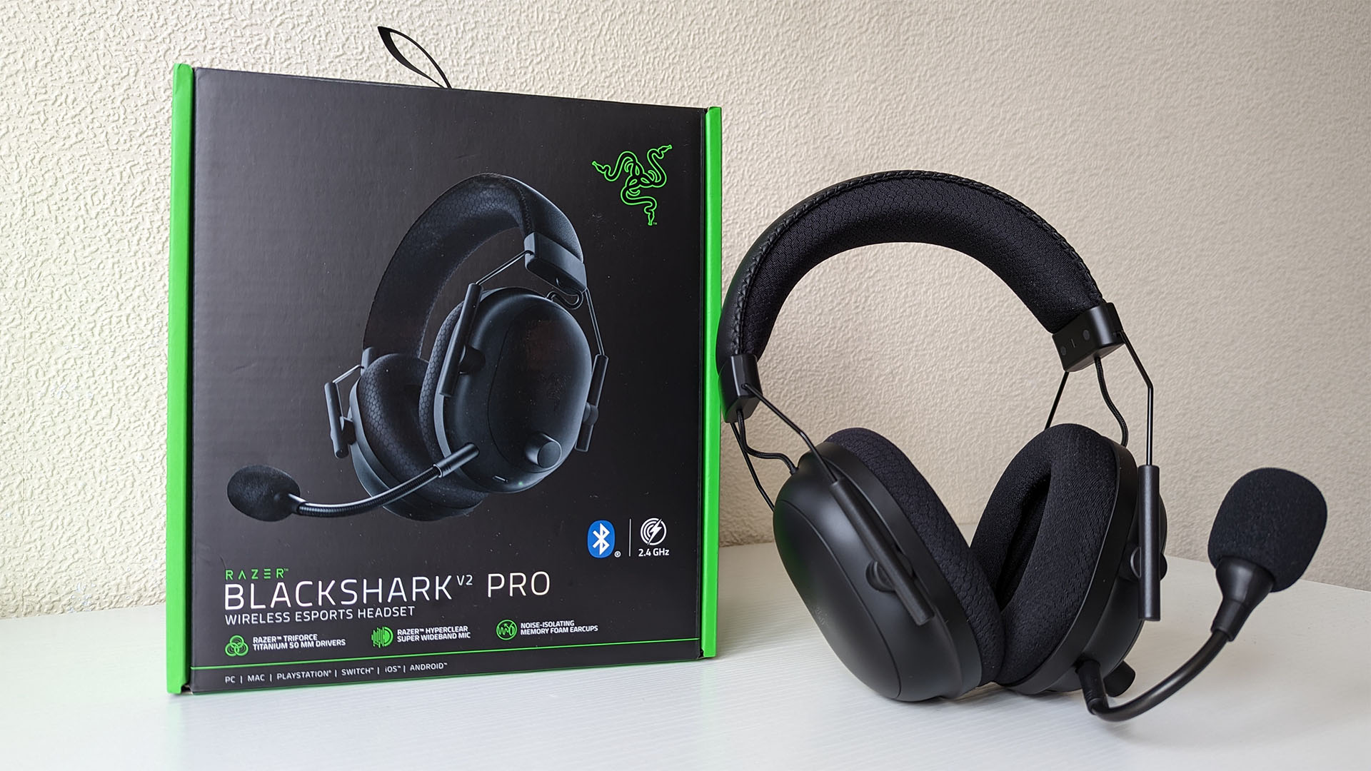 Blackshark Pro headset shown alongside its packaging box